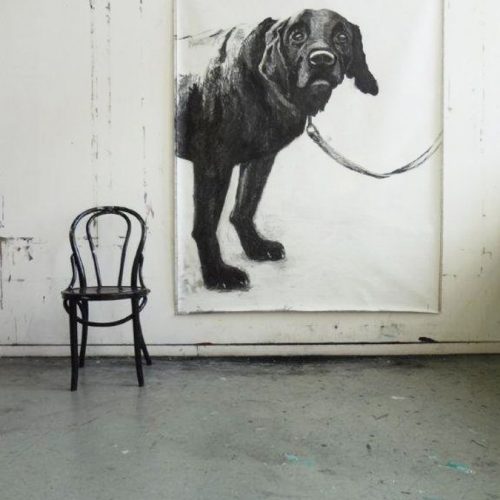 Annemarie van Hooff 'Zwarte hond' 180 x 120 cm foto